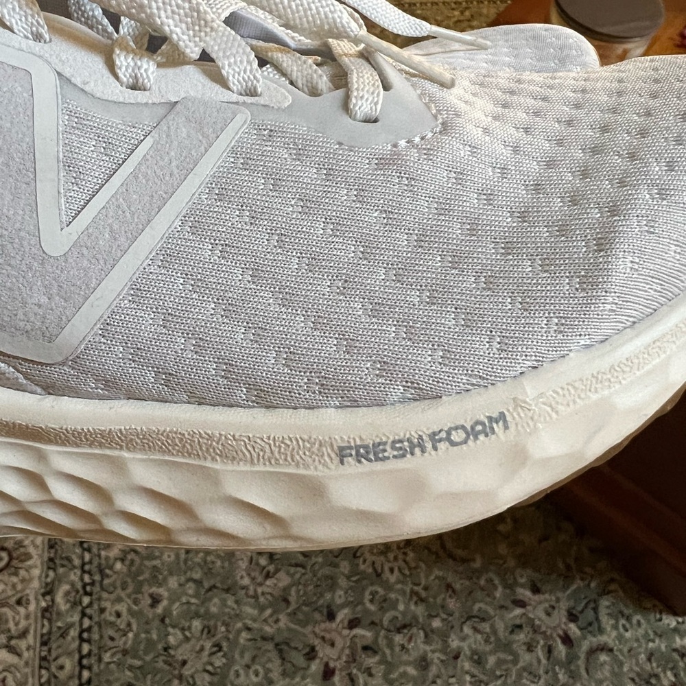 New Balance Women's Cream Sneakers - Picture 5 of 7